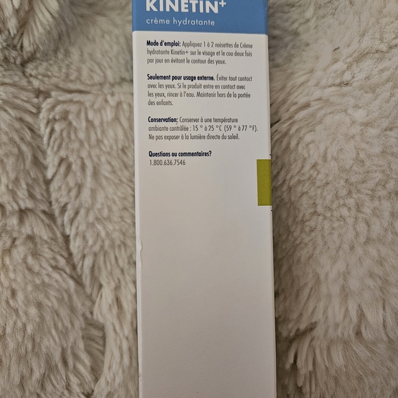 Obagi Kinetin+ Hydrating Cream - Blue, White, and Cream Packaging - Picture 4 of 6